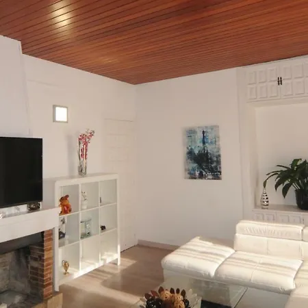 Homeholidaysrentals Burriac